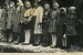 Pionýři u pietního aktu, mezi nimi i Neugebauerová Anna asi 1961